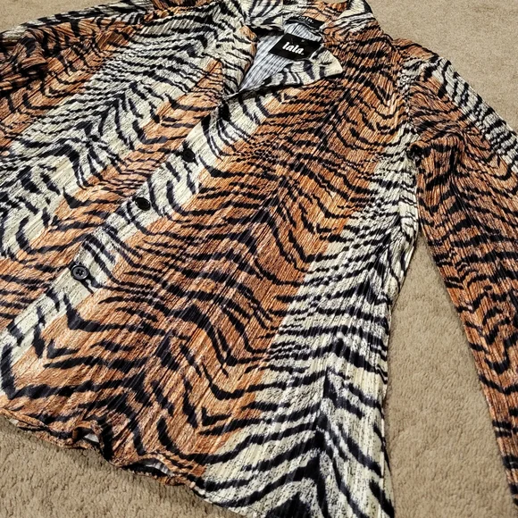 Tiger Plisse Long Sleeve Top With Bottoms Set - Picture 2 of 6